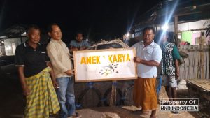 Perkuat Produktivitas Nelayan, Ketua DPRD Nagekeo Salurkan Bantuan Rumpon untuk Nelayan Nangadhero-Marapokot